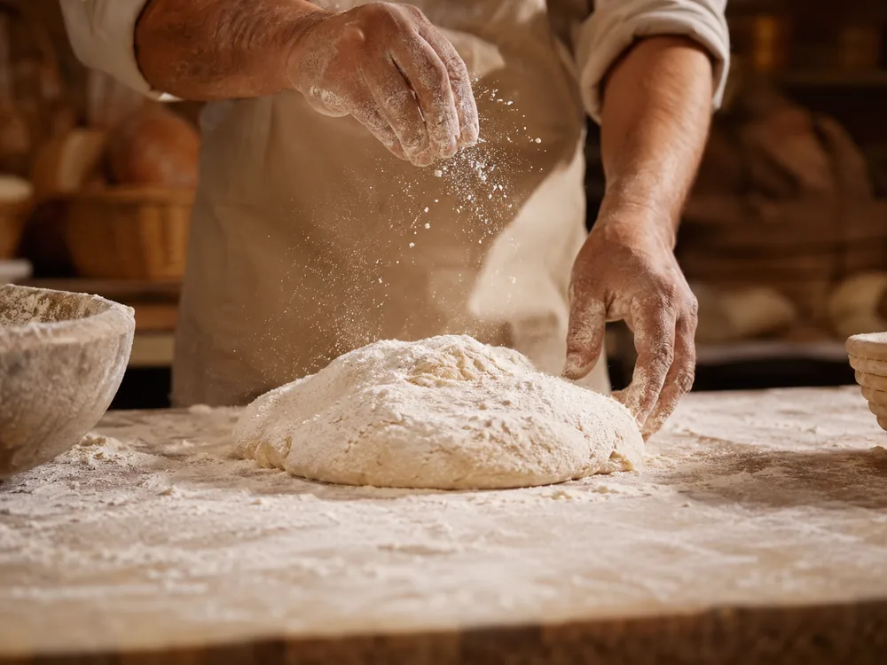 Pains et baguettes artisanaux façonnés et cuits sur place